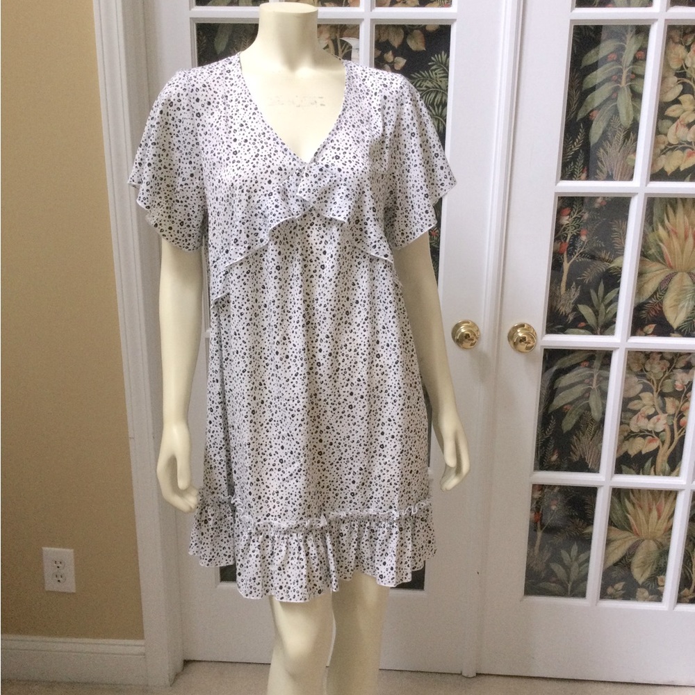 Womens Medium Cream & Black Cheetah print ruffled summer dress